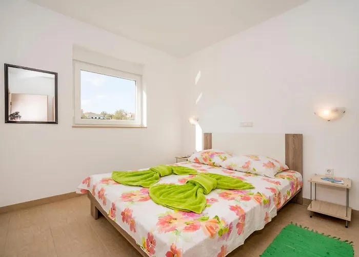 B&b-4 By Interhome Lägenhet Ližnjan