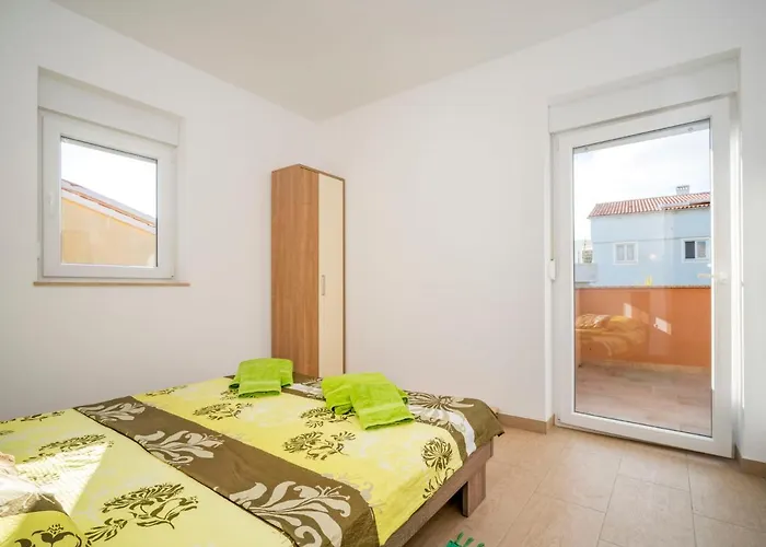 B&b-4 By Interhome Lägenhet Ližnjan
