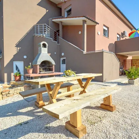 B&b-4 By Interhome *