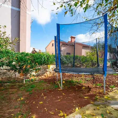 B&b-4 By Interhome Ližnjan