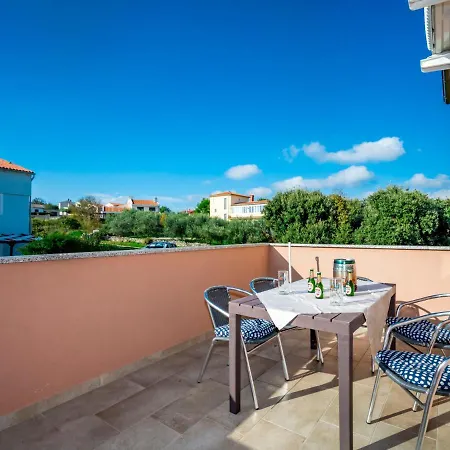 B&b-4 By Interhome Apartamento Ližnjan