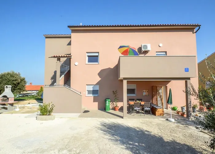 B&b-4 By Interhome * Ližnjan