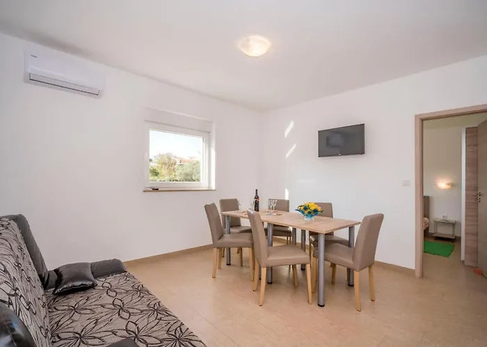 B&b-4 By Interhome Ližnjan